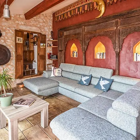 Amazing In With Outdoor Swimming Pool Holiday home Sault-de-Vaucluse